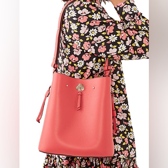 Kate Spade New York MARTI LARGE BUCKET BAG in RED EUC - Picture 2 of 7